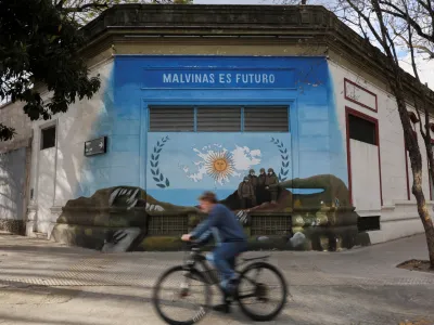 Argentina intensifies campaign against Falklands oil companies